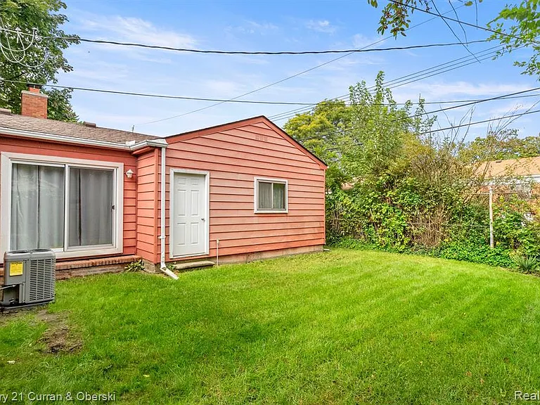 32624 Windsor St — Photo 25