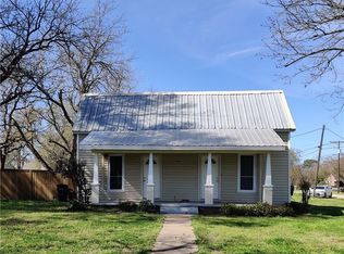 616 N Sharp St, Franklin, TX 77856
