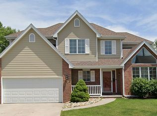 6310 Blackstone Rd, Lincoln, NE 68526