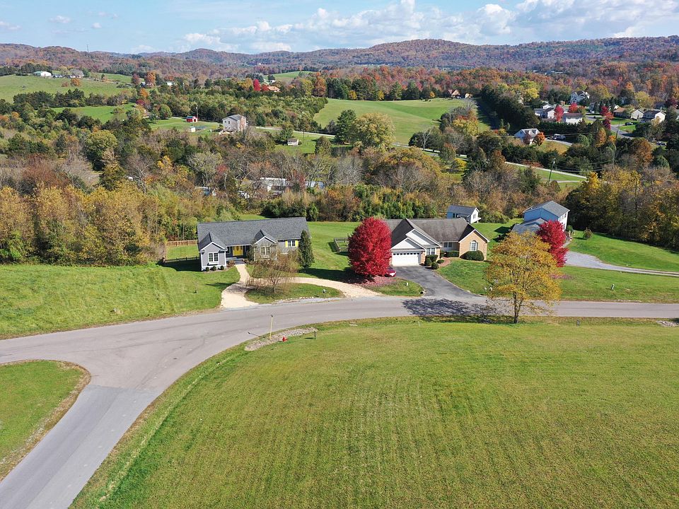 2nd image of 27 Skyhigh Ct