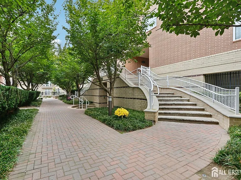 368 Rector St #309 — Photo 40