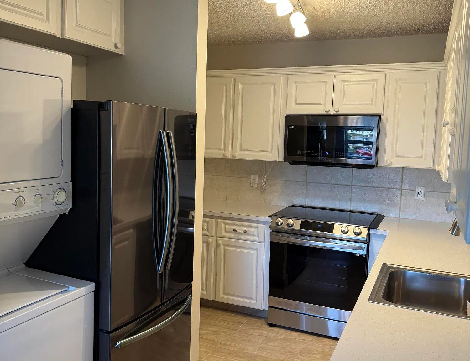 2 bed, 2.0 bath, 1148 sqft, $2,000 — Photo 4
