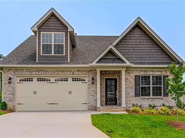 1942 Whisper Lake Dr, Whitsett, NC 27377