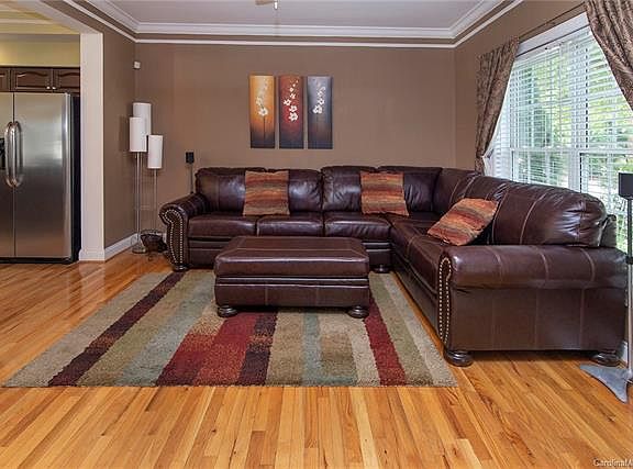 5th image of 2404 Oak Hill Village Ln