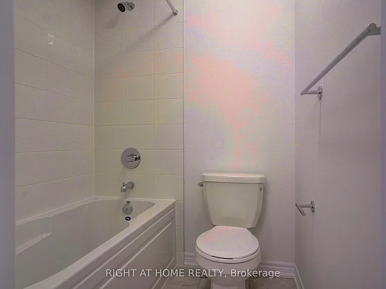 2038 Cameron Lott Cres — Photo 24