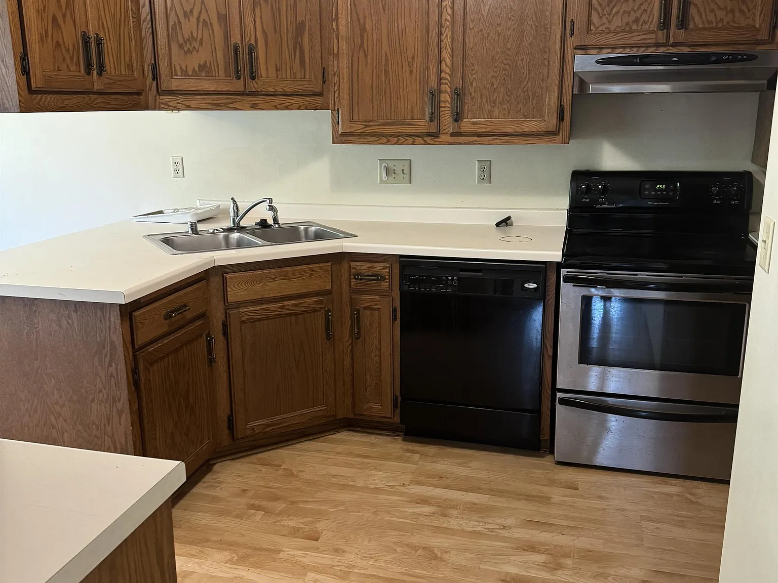 810 Continental Court - 8 — Photo 3