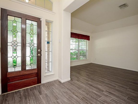 2nd image of 5815 Capella Park Dr