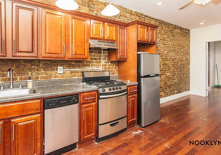 194 Humboldt St #3R — Photo 9