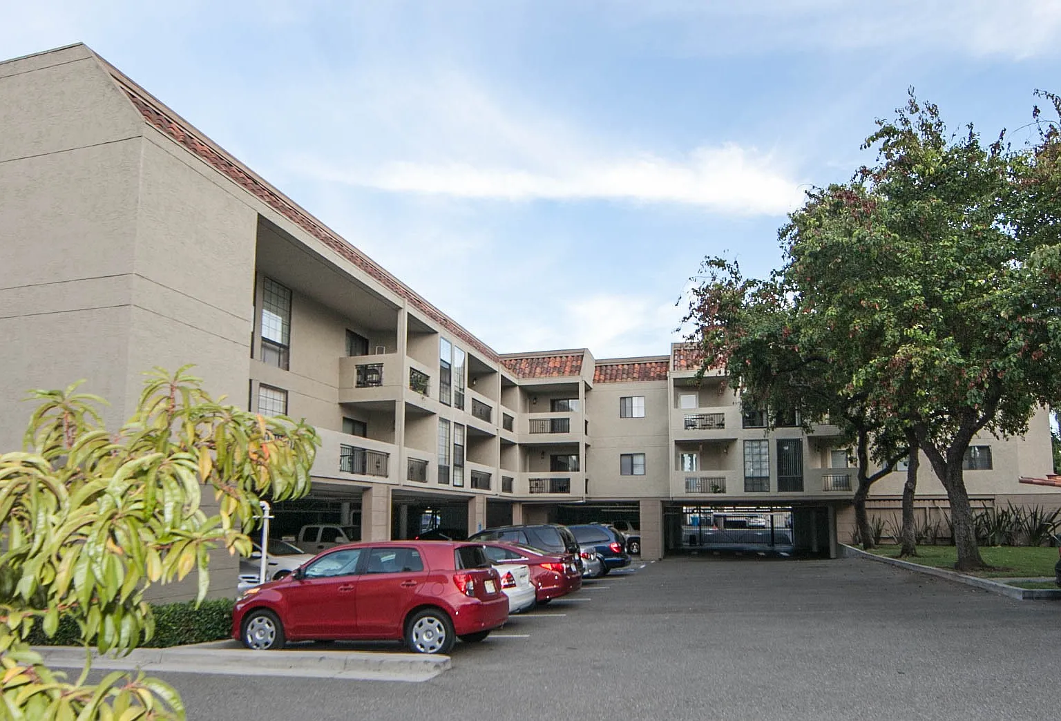 Lincoln Park Apartments — Photo 4