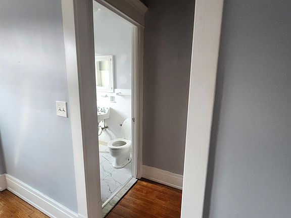 4th image of 196 Crescent Ave APT 26D