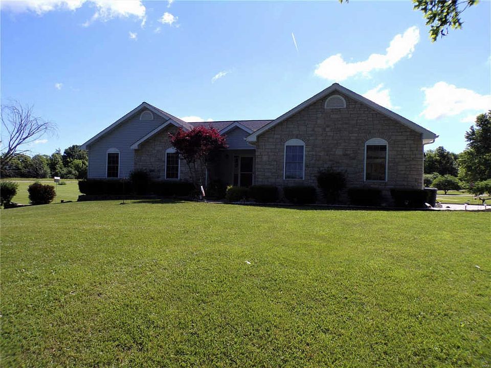 1st image of 29 Woodland Dr