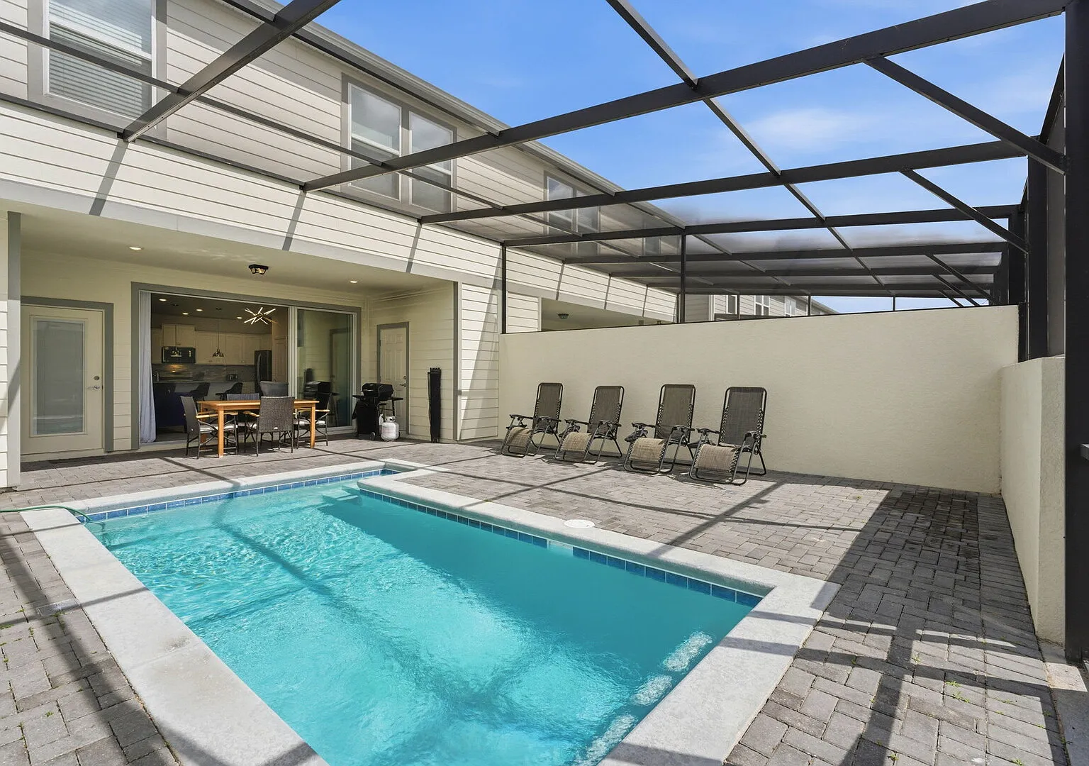 Family Home with Pool, Mickey & Toy Story Rooms — Photo 4