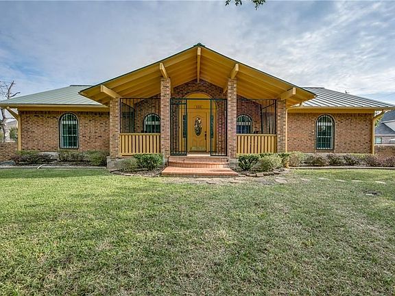 2nd image of 606 Shady Ln