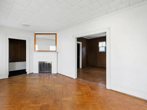 96-20 160th Avenue image 3 of 19