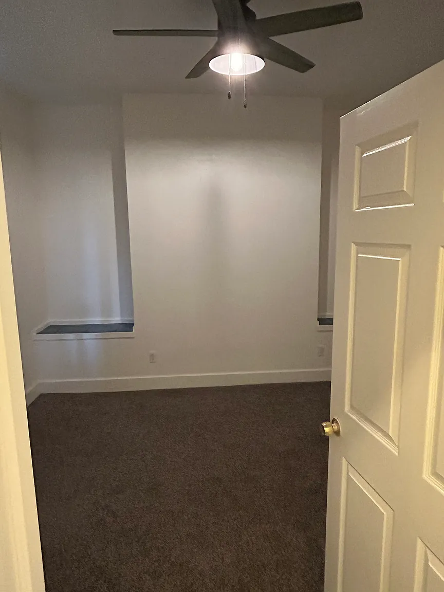626 Lillian St photo 1