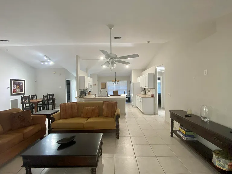 1094 Raintree Ln — Photo 15