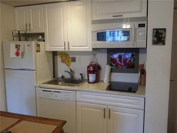 5th image of 5 Tudor City Pl APT 2017