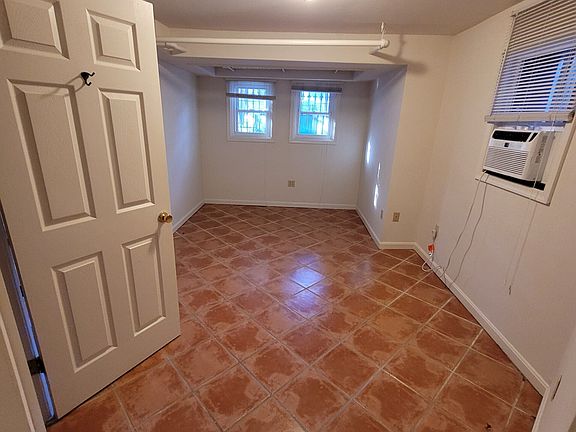 5th image of 602 A St SE #B