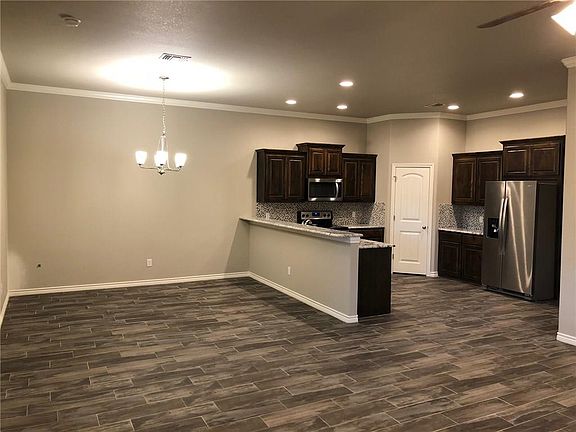 4th image of 305 Amethyst Ct