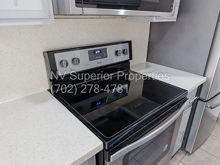 2274 E Desert Inn Rd — Photo 8
