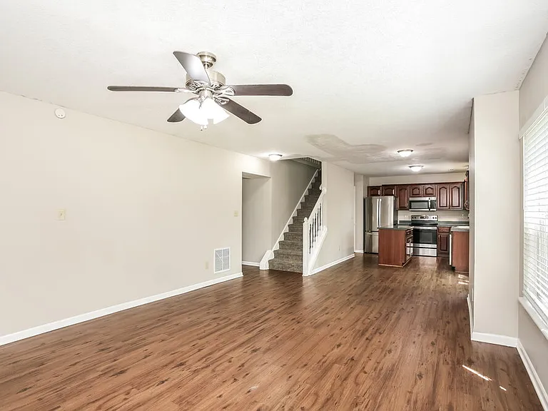 5805 Tanager Ln — Photo 6
