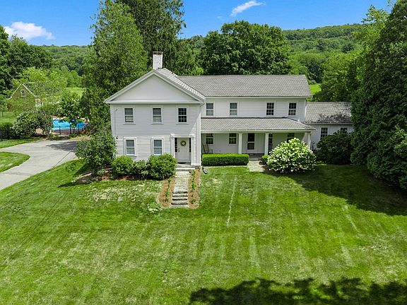 4th image of 304 Warren Rd