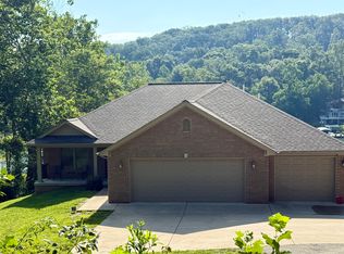 3961 S Summit Ln, Columbus, IN 47201