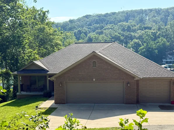 3961 S Summit Ln, Columbus, IN 47201