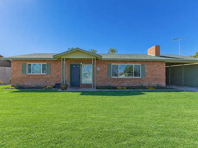 411 E Wigwam Blvd — Photo 1
