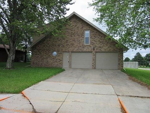 2500 Grant St Beatrice NE 68310 Zillow