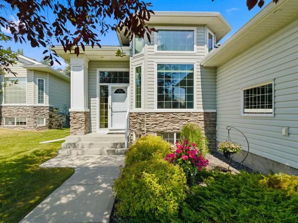 215 Rocky Ridge Vlg NW, Calgary, AB T3G 4R2
