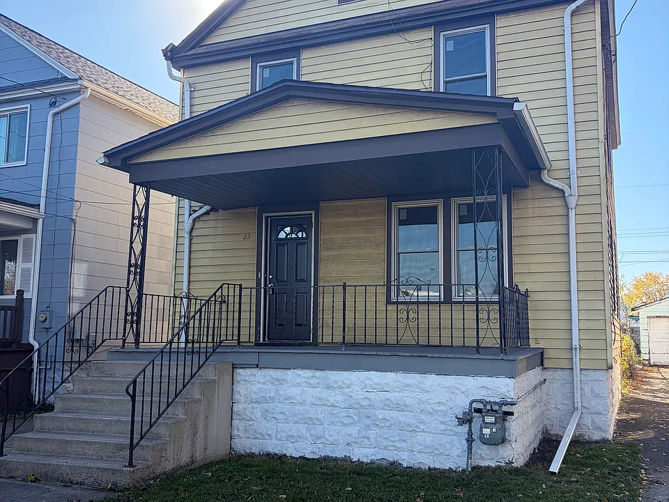 23 Moreland St