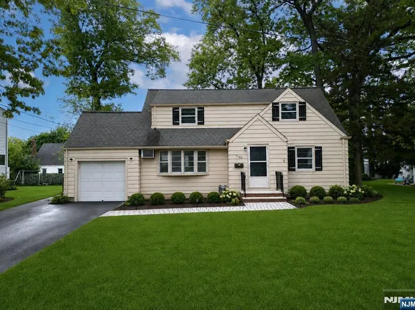 35-02 Linwood Rd, Fair Lawn, NJ 07410