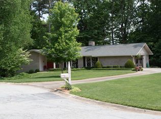 1615 Devereux Ct, Dunwoody, GA 30338