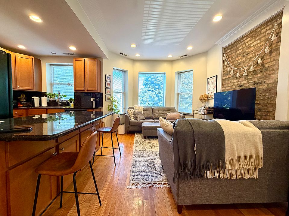 1st image of 2632 N Fairfield Ave APT 2