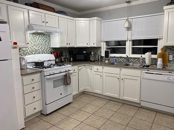 2nd image of 2332 Ashley Dr