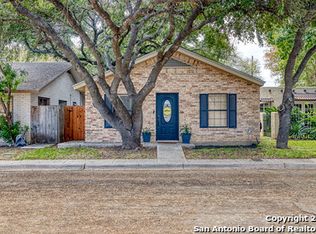 16 Kings Ct, Uvalde, TX 78801