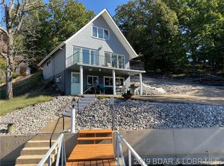 402 Navajo Rd, Lake Ozark, MO 65049