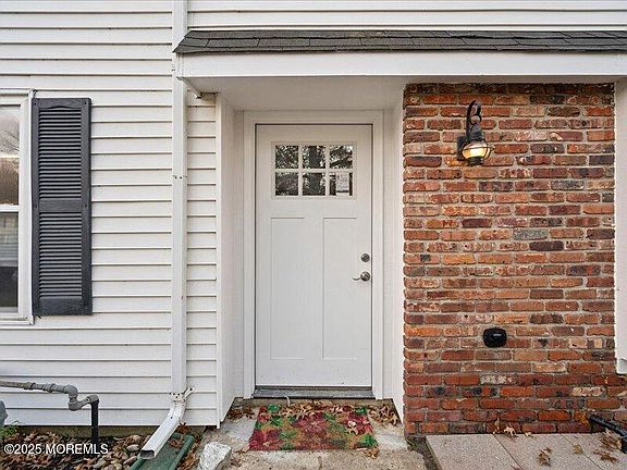 3rd image of 74 Fieldcrest Way