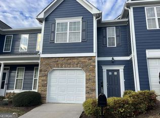 6614 Splashwater Dr, Flowery Branch, GA 30542