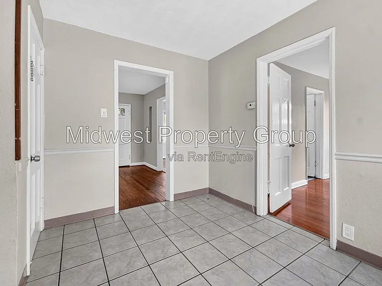 5344 Colton Dr — Photo 9