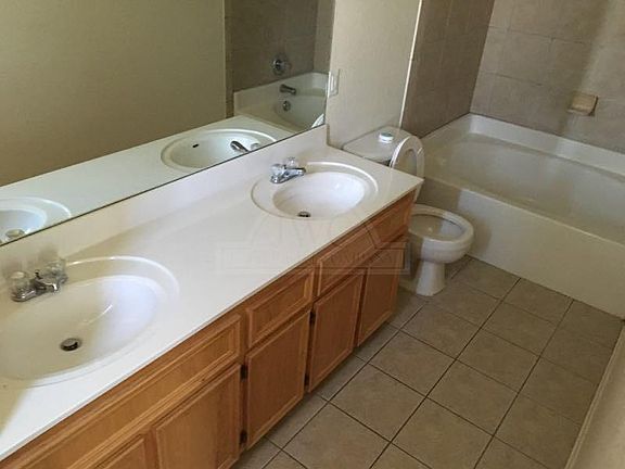 5th image of 1307 Cinch Dr APT A