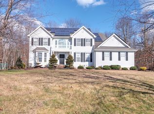8 Magpie Ct, Jackson, NJ 08527