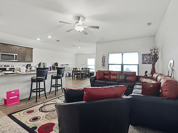 3rd image of 2116 Canterbury Dr