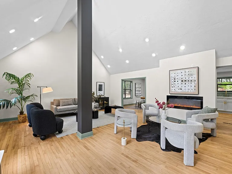 2066 Tallavana Trl — Photo 1