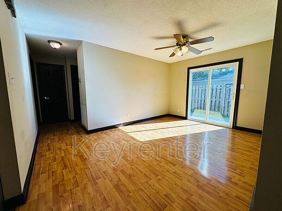 5th image of 7650 Chatham Cir