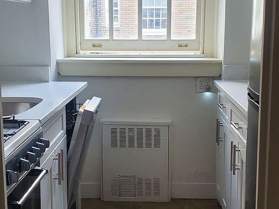 4th image of 508 E 78th St APT 5A