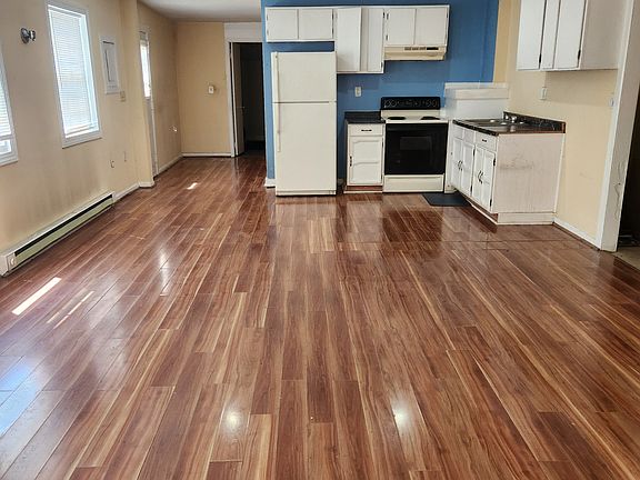 3rd image of 233.5 Porter Ave