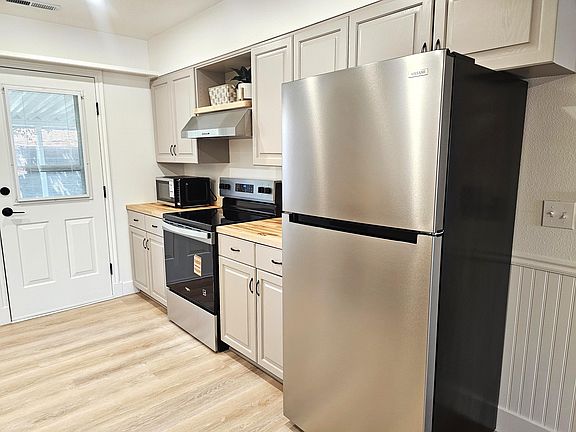 2nd image of 701 E 900 S Unit 4