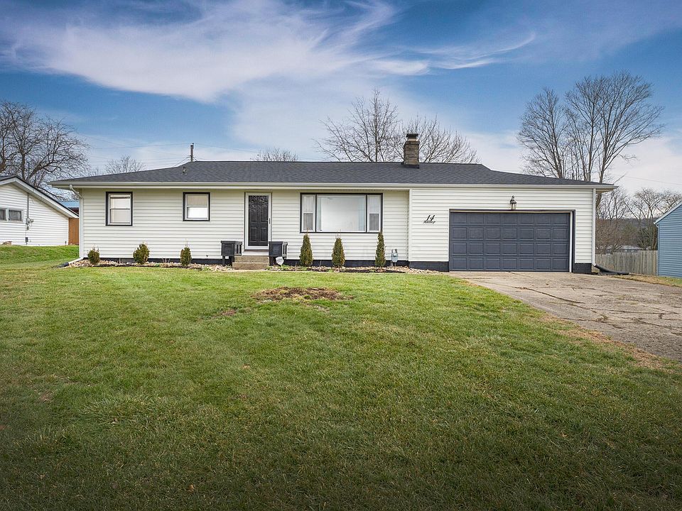 1st image of 14 Hilltop Dr